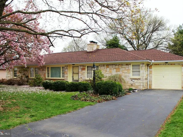 255 Pangborn Blvd, Hagerstown, MD 21740