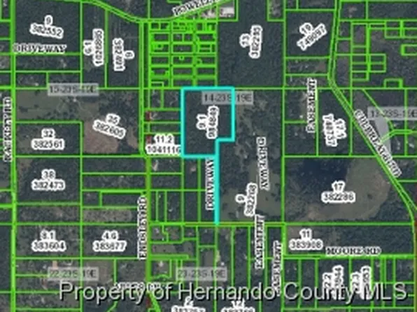 21231 Moore Rd, Brooksville, FL 34604
