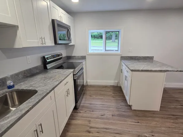 1733 W 8th St, Wind Gap, PA 18091