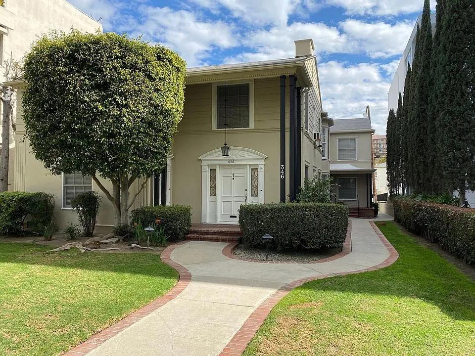 346 N Palm Dr — Photo 2