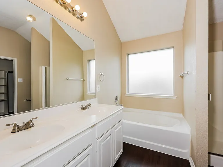 2021 Wildwood Dr — Photo 11