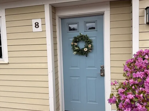 14 Nancy Rd APT 8, South Easton, MA 02375