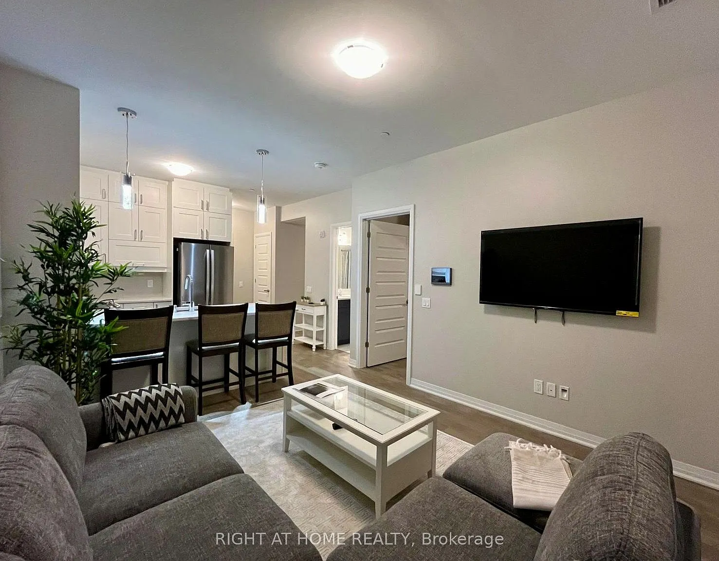 2 bed, $2,200 — Photo 1