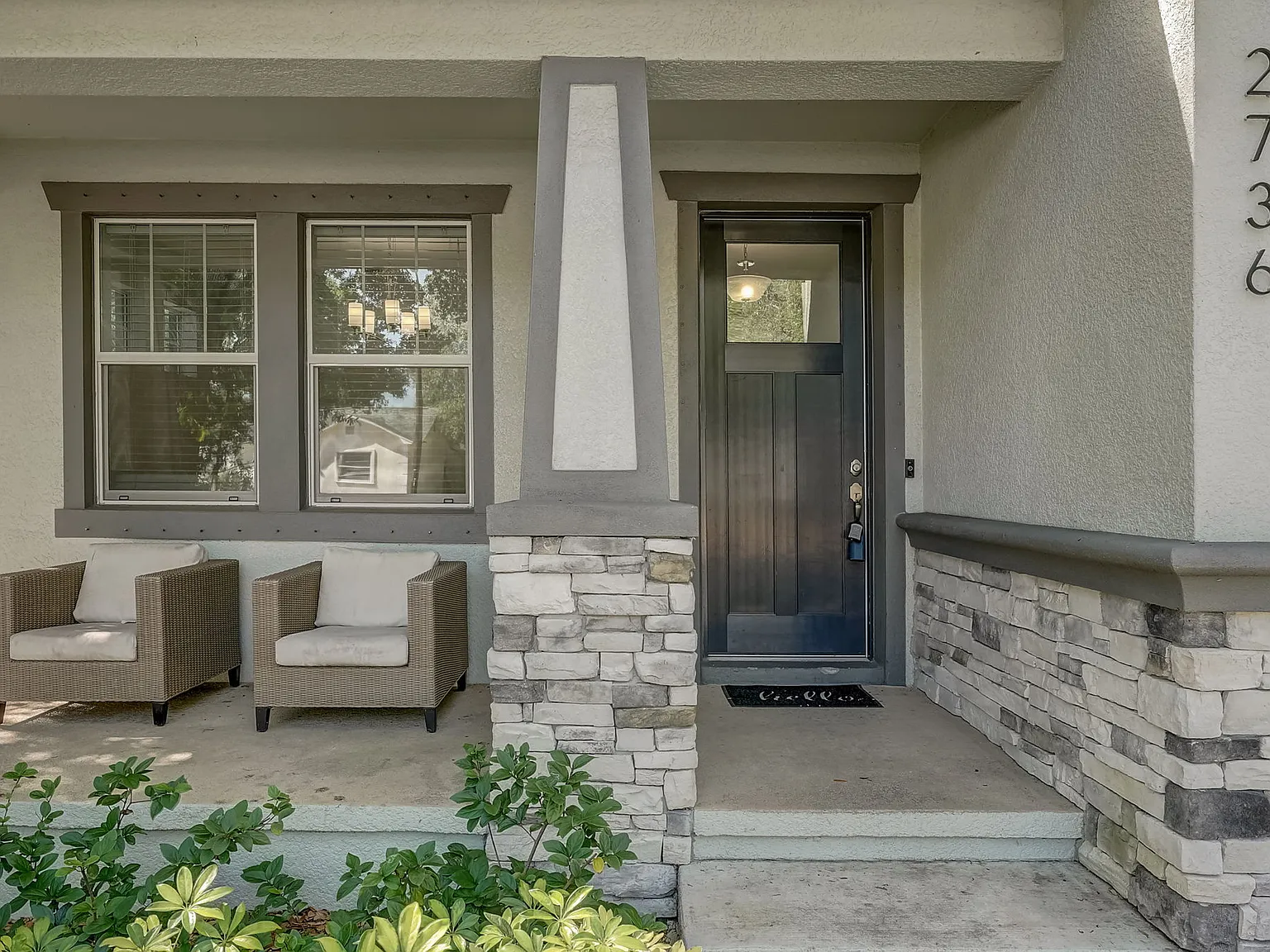 4 bed, 2300 sqft, $4,450 — Photo 2