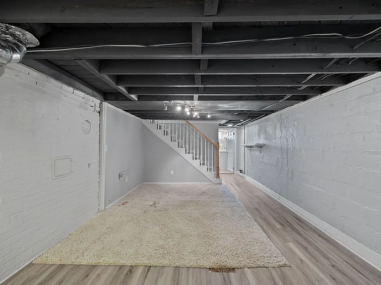 1377 Collinsdale Ave — Photo 23