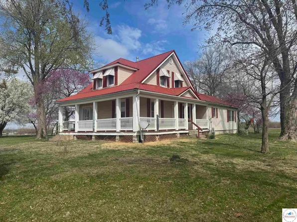 902 N Cedar Dr, Sedalia, MO 65301