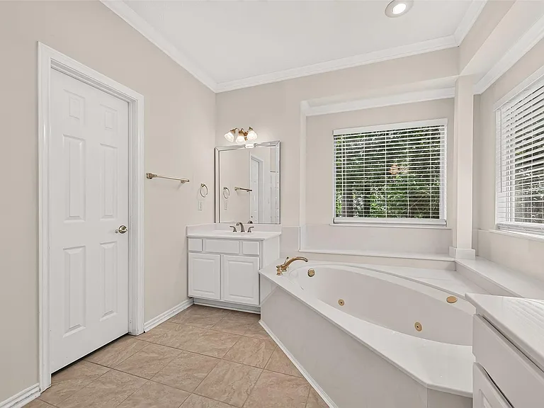 2314 Carriage Run E — Photo 16