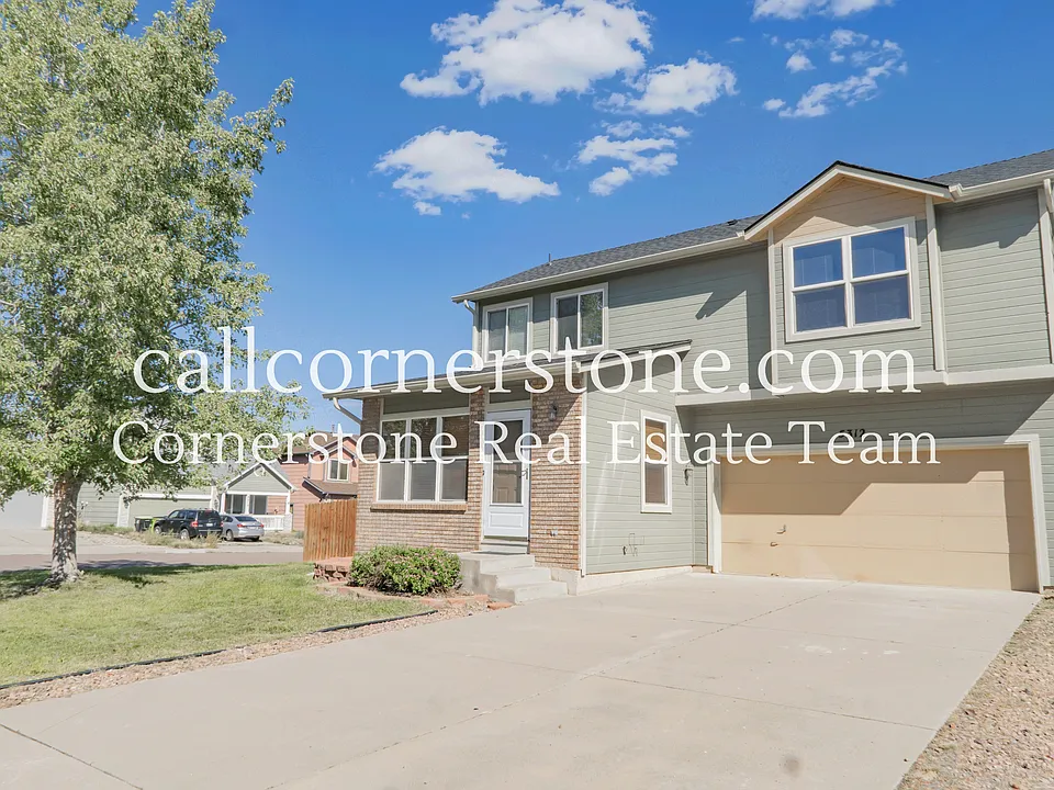 5312 Luster Dr