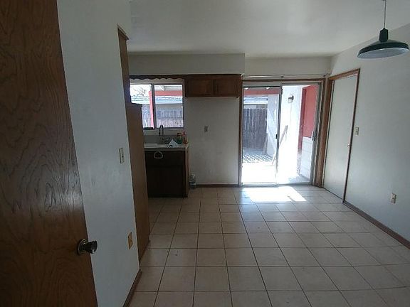 3rd image of 555 Monterey Pl