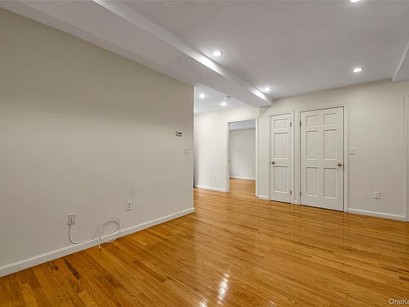 4th image of 4318 Robinson Street #4D