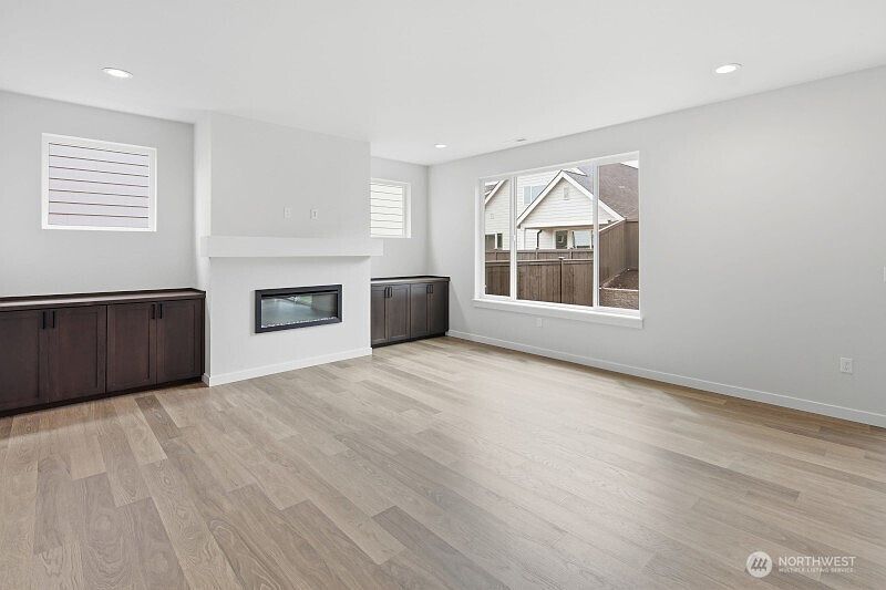 5th image of 9318 71st Avenue E #11