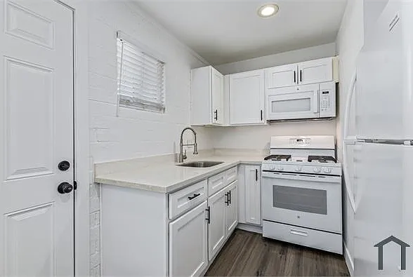 1 bed, 700 sqft, $1,350 — Photo 4