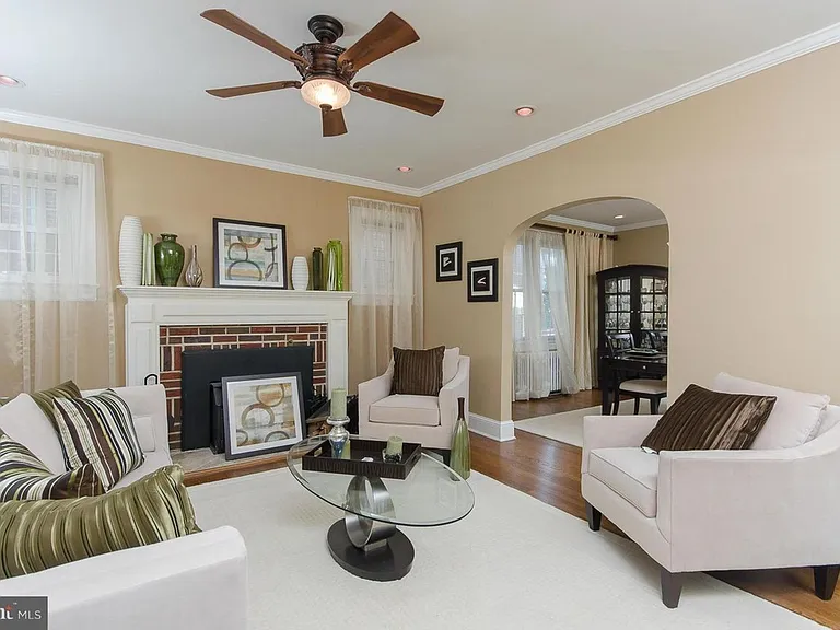 616 Nicholson St NW — Photo 3