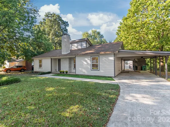 8207 Beacon Hills Rd, Indian Trail, NC 28079