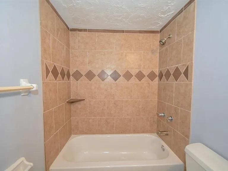 22722 Fincastle Dr — Photo 12