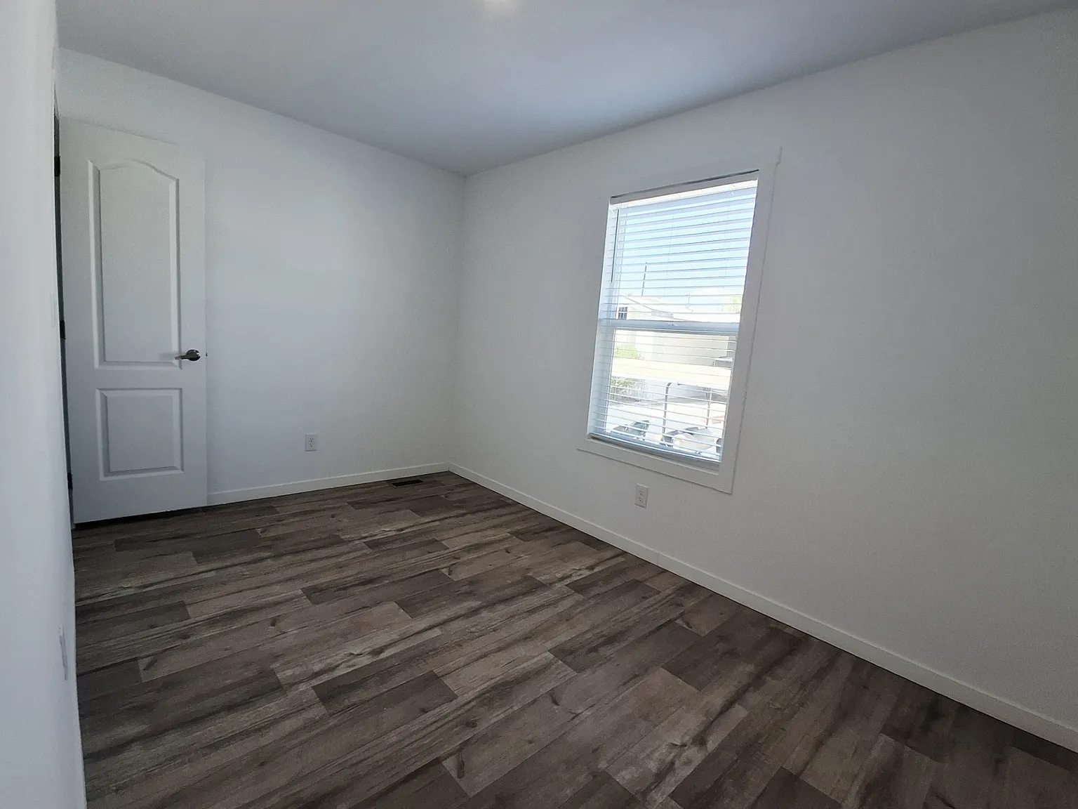 Maycliff Estates — Photo 3
