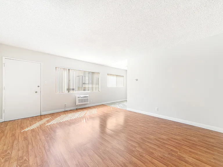 320 Cornell Dr #C — Photo 5