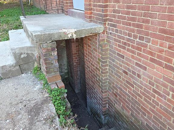 5th image of 4639 Hillside Rd SE