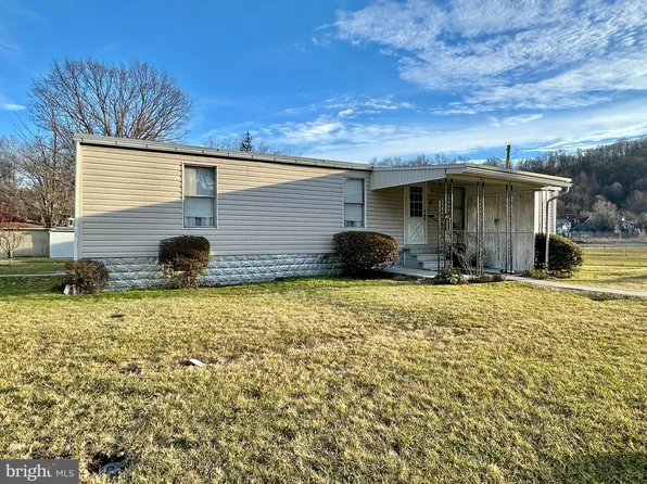 27 Pecan St, Ridgeley, WV 26753