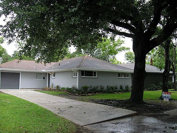 Exterior was painted in September 2013.