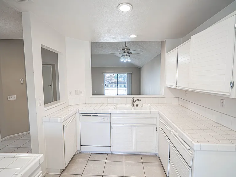 25867 McBean Pkwy #88 — Photo 7