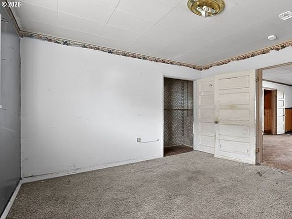 4th image of 1015 Maple St