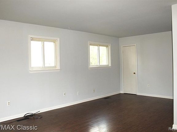 4th image of 34406 Fairchild St