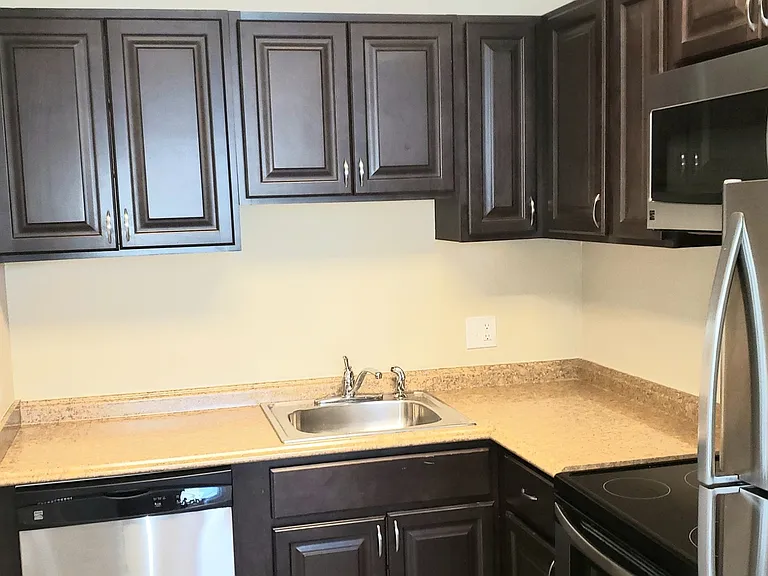 Huntington Apartments — Photo 105