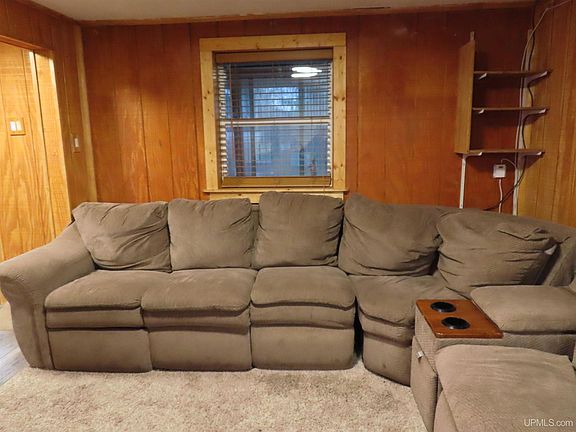 3rd image of 23322 Cedar Ave