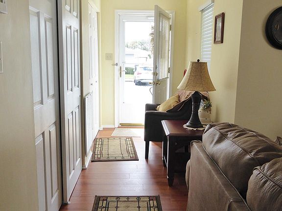 4th image of 2139 E Chestnut Ave APT 6