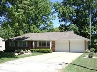 914 Sunset Ave, Liberty, MO 64068