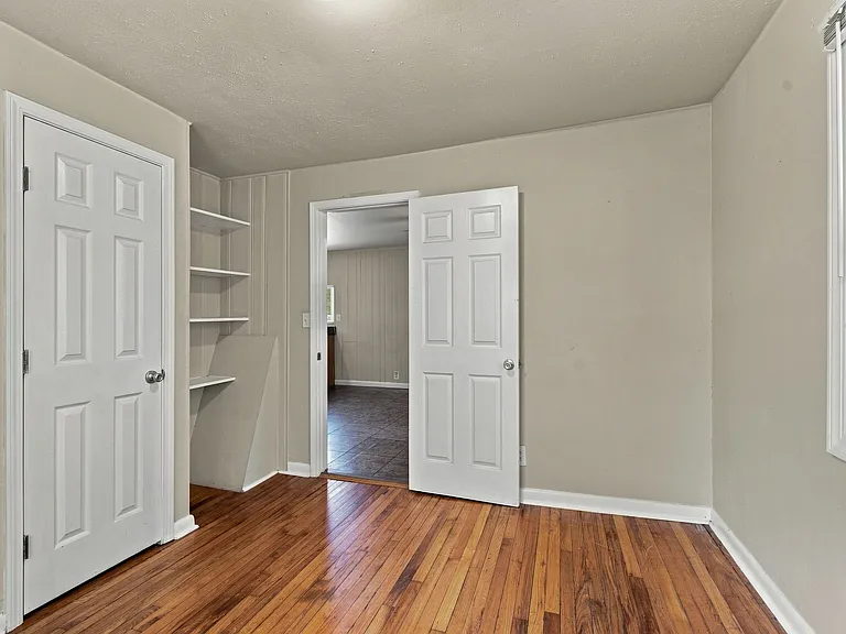 501 Weakley Ave — Photo 18