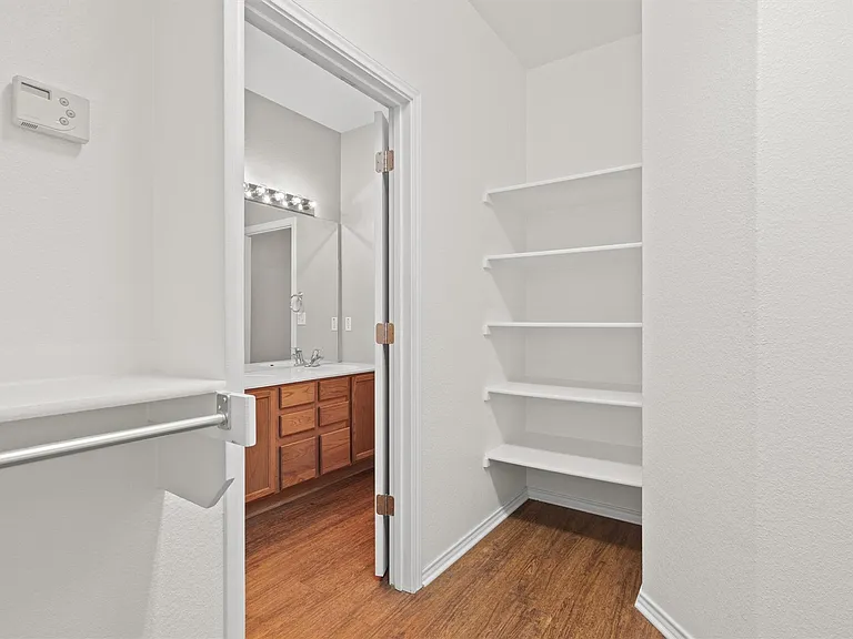 330 Portsmouth Dr — Photo 30