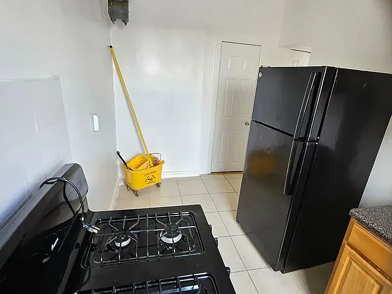 1 E 213th St #8F — Photo 2
