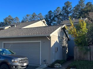 17 Vanessa Ct W, Napa, CA 94558