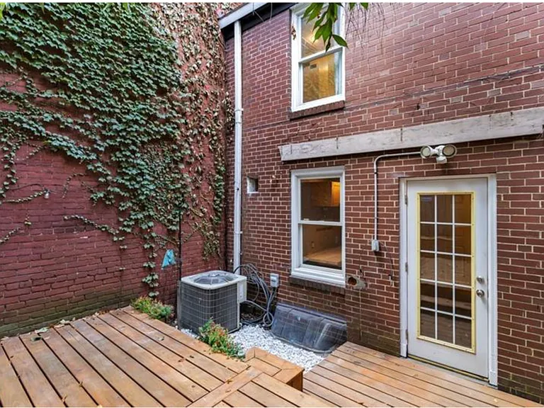 602 Middle St — Photo 8