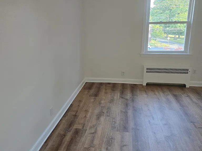 1974 Saint Georges Ave #11 — Photo 6