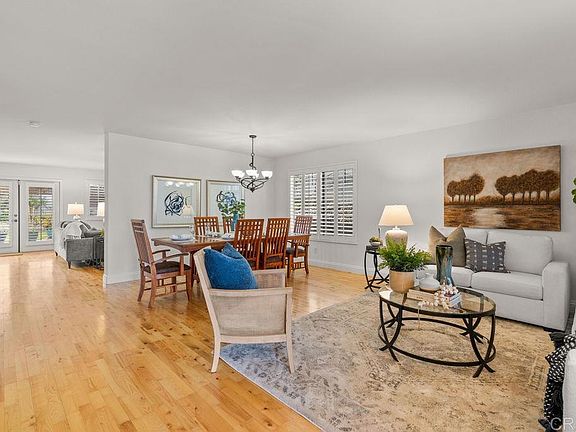 5th image of 474 Lexington Cir