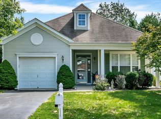 43 Greenways Ln, Lakewood, NJ