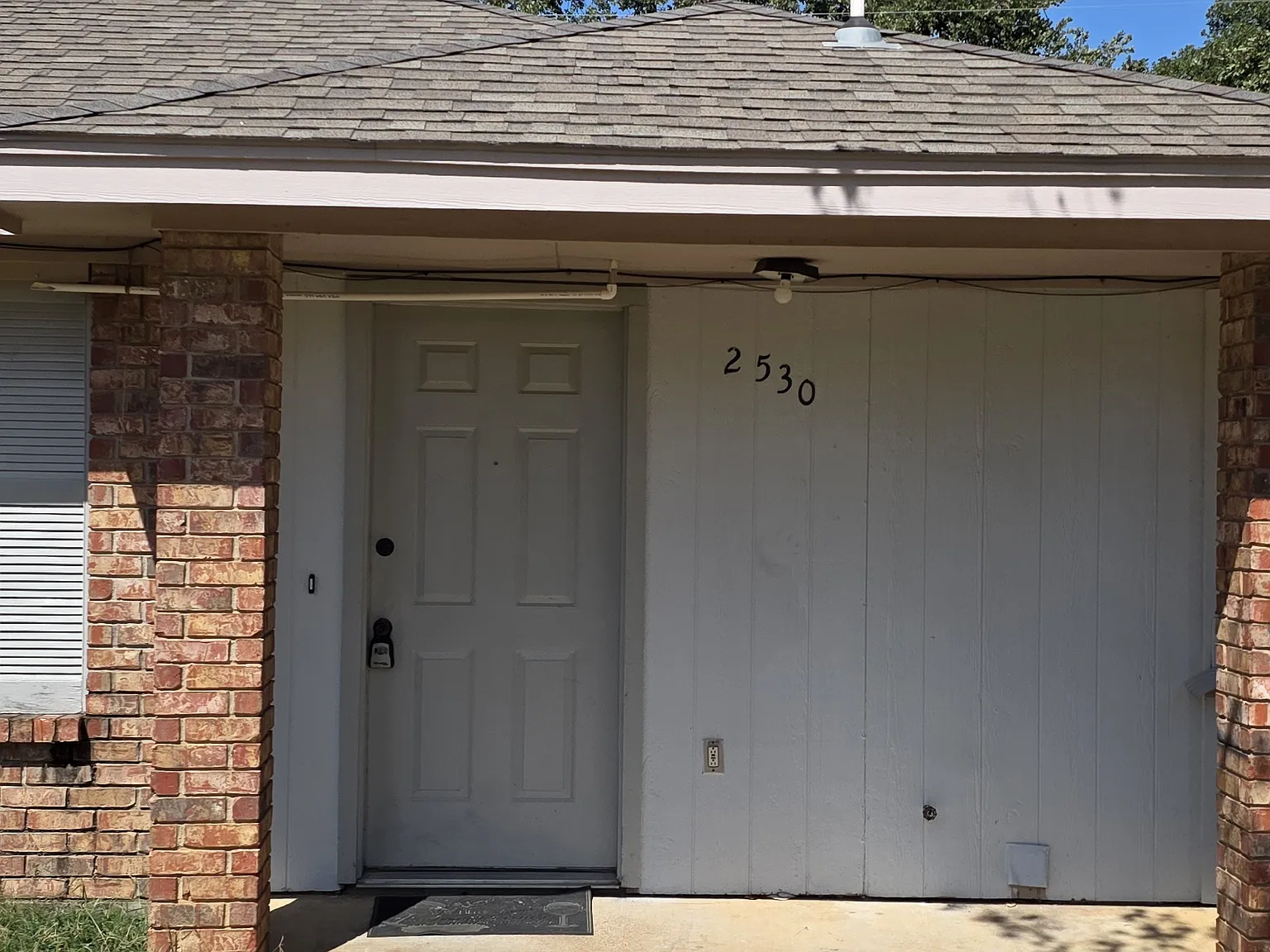 2 bed, 1017 sqft, $1,750 — Photo 2