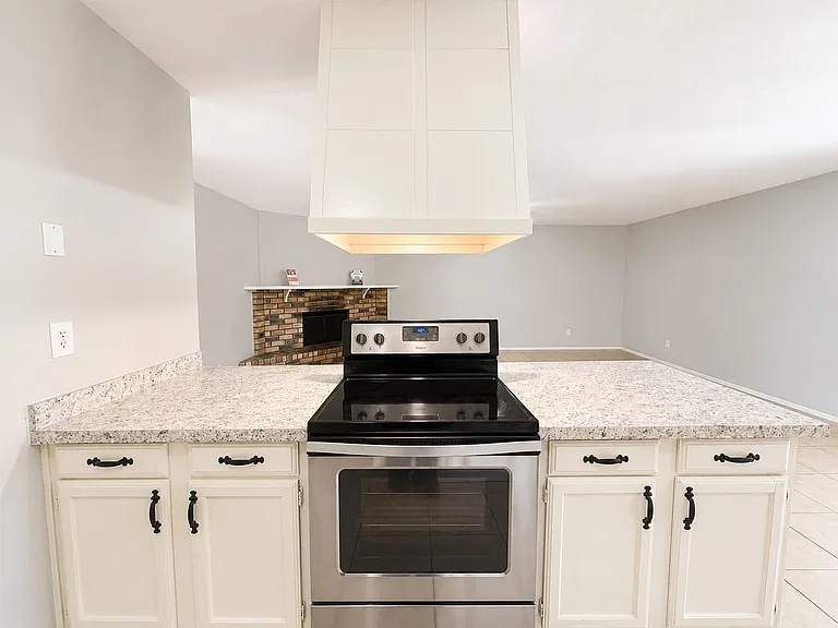 805 Circle Cove Dr — Photo 10