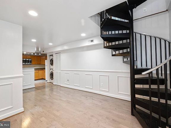 2nd image of 7512 Hawthorne St APT 2