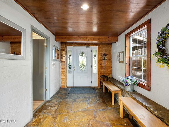 2nd image of 1066 Ski View Dr