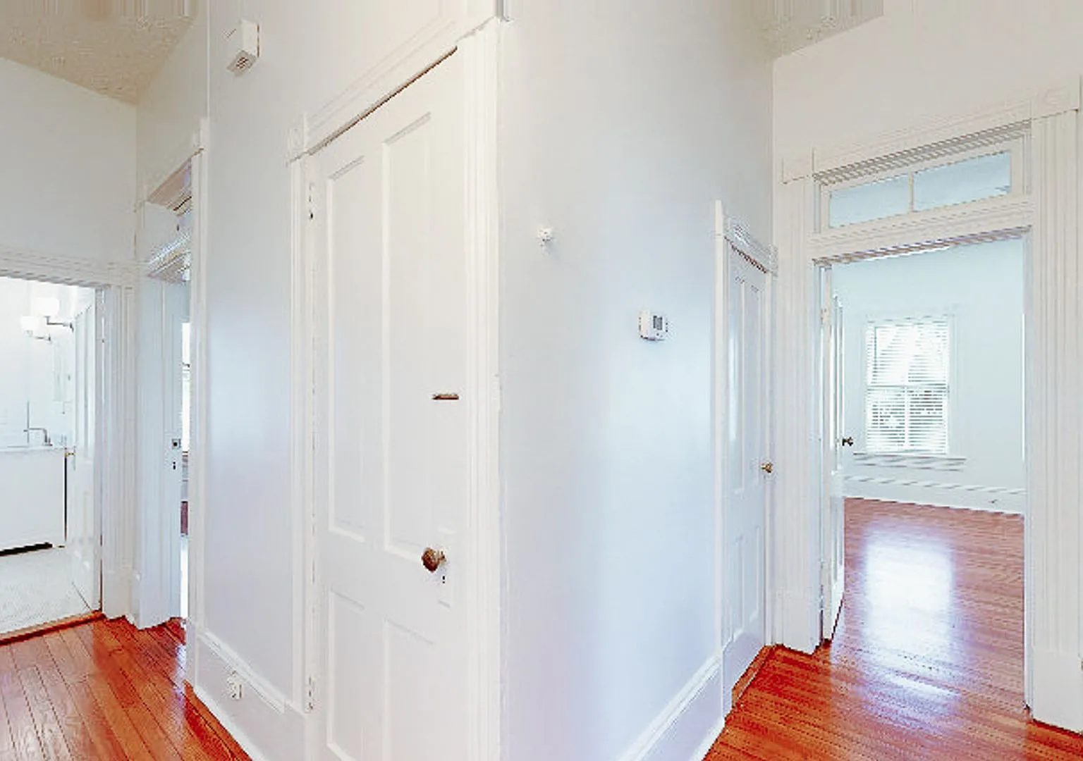 2 Bedroom 1 Bathroom Starland — Photo 3