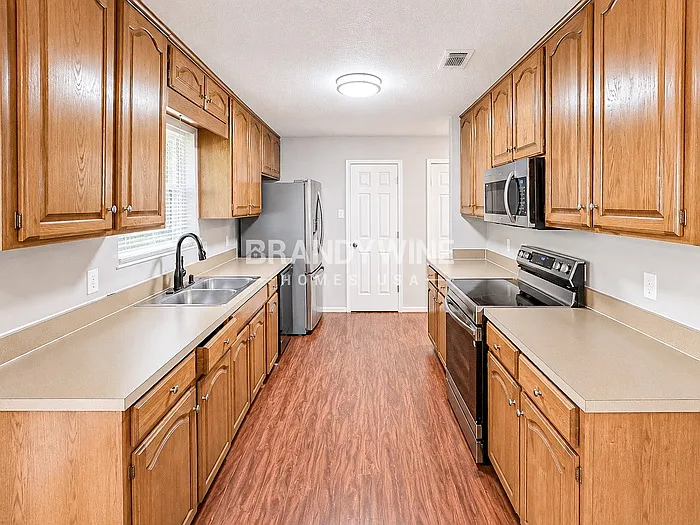 5233 Hill Ridge Dr — Photo 8