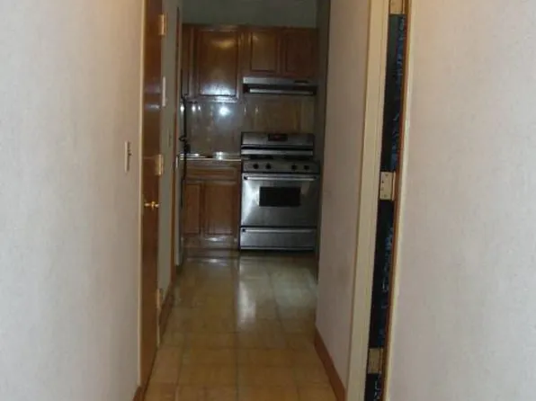 423 Lincoln Place image 2 of 5