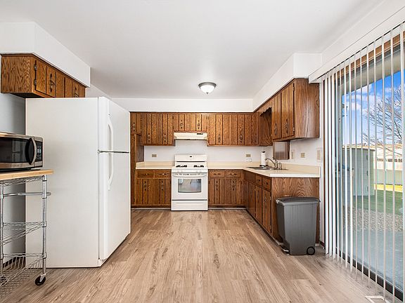 3rd image of 14352 Streamwood Dr