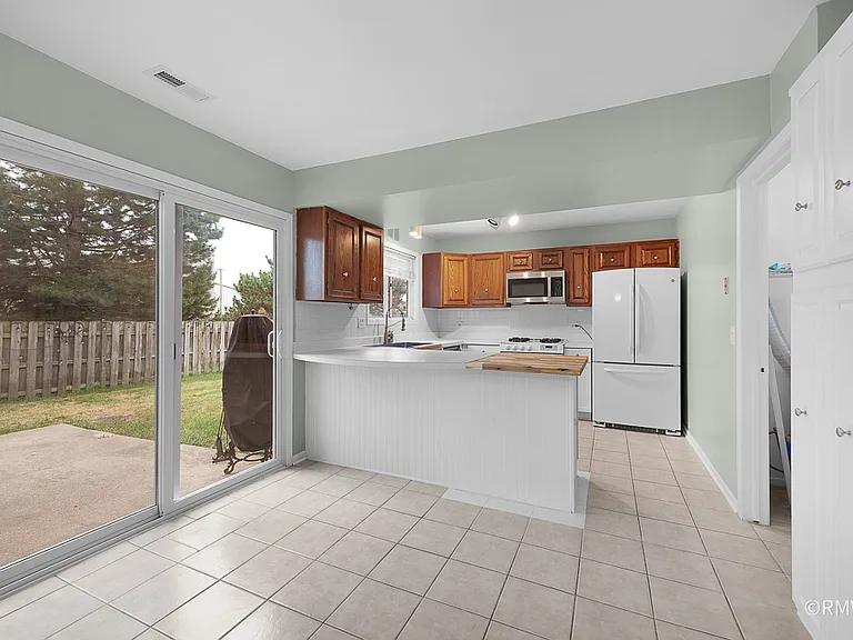 309 Thistle Dr — Photo 5