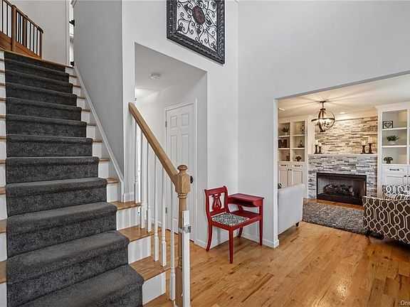 3rd image of 45 Gregory Dr