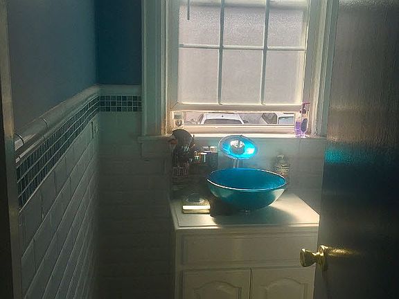 Main floor bathroom